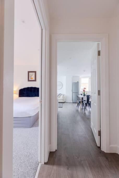 Vertigo Boutique Sleeps 4 London Kingston upon Thames  Kültér fotó